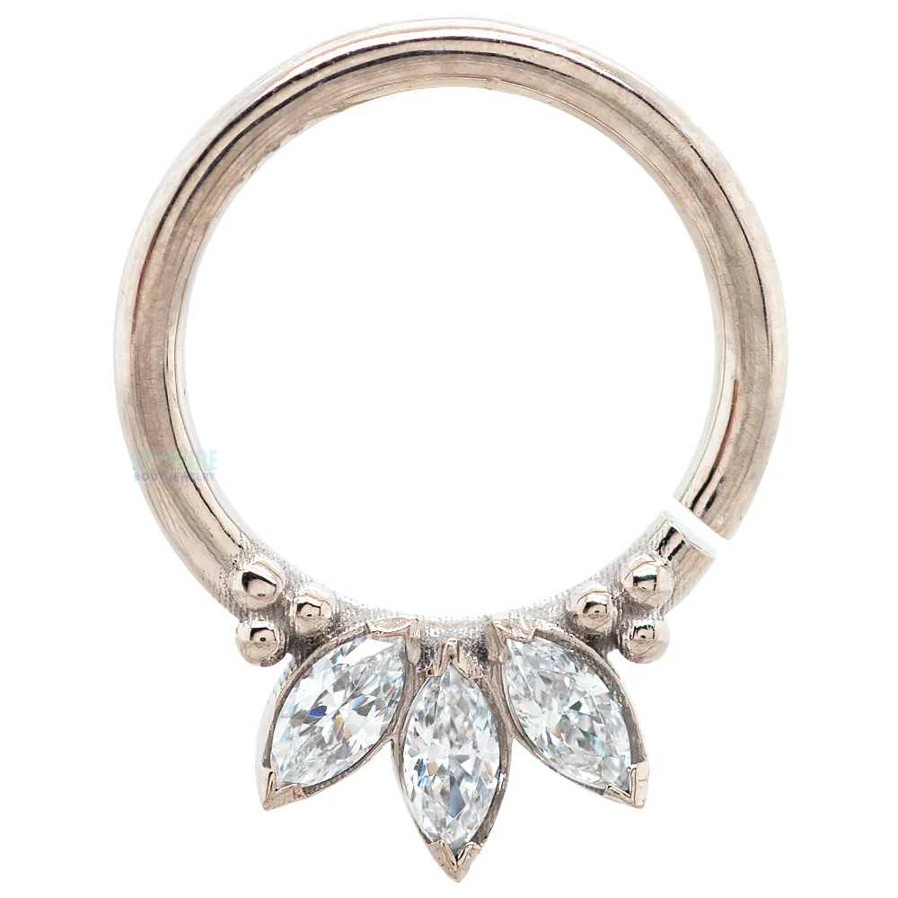 "Sedona 1" Seam Ring in White Gold with Marquise-Cut Brilliant Gems - Image 3
