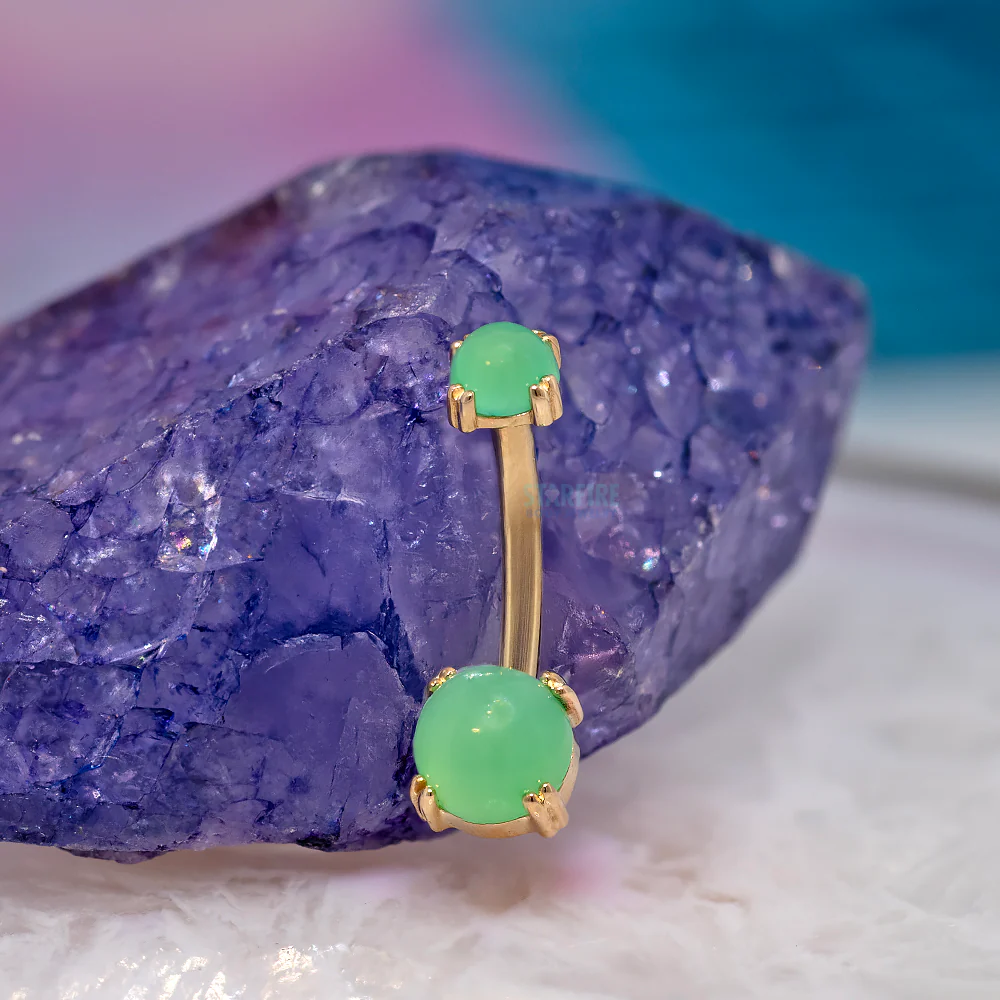 Prong-Set Navel Curve in Gold & Platinum with Chrysoprase Cabochon - Image 2