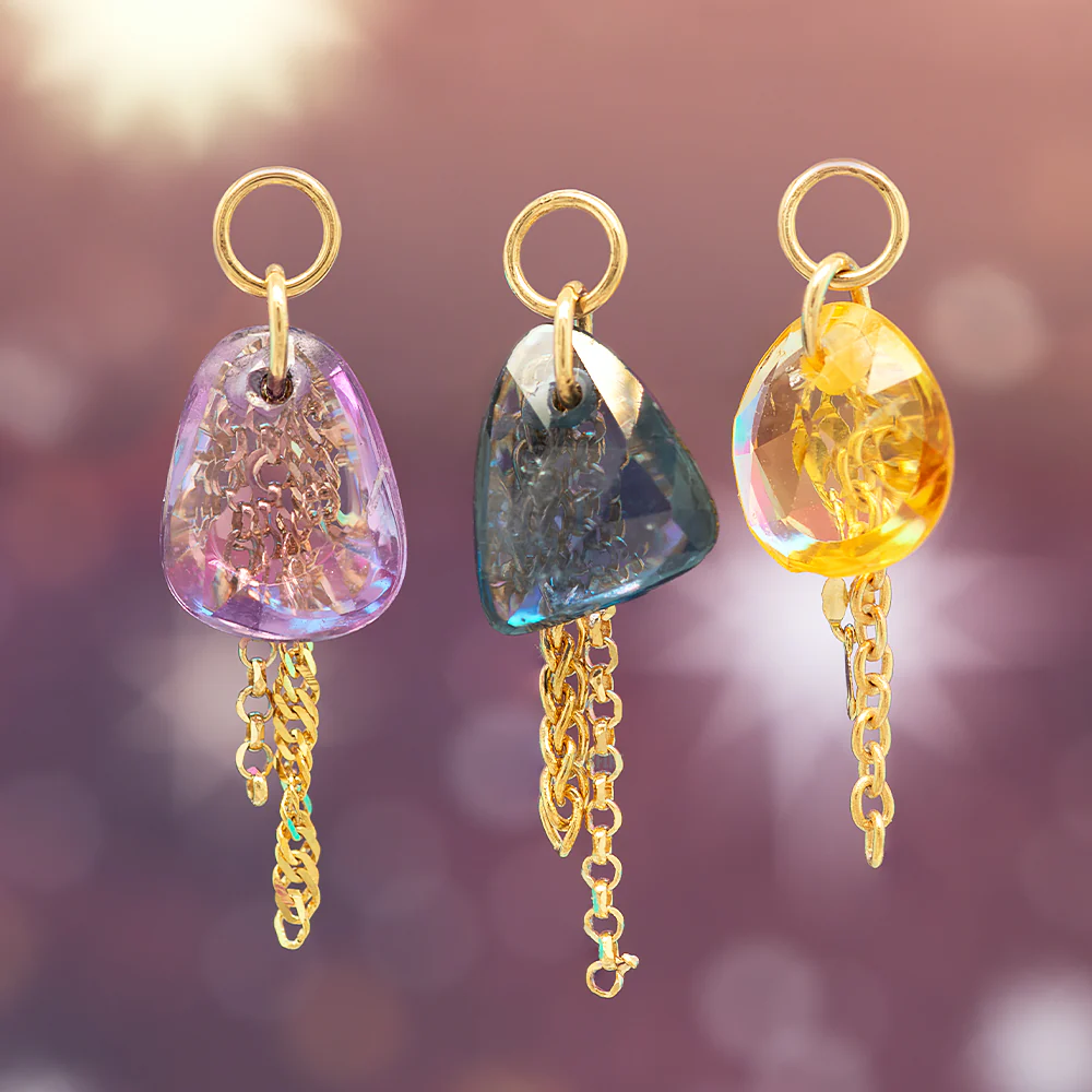 Rose Cut Freeform Blue Sapphire Chain Charm in Gold - Image 3